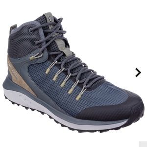 New in box Mens Columbia Hiking Boots